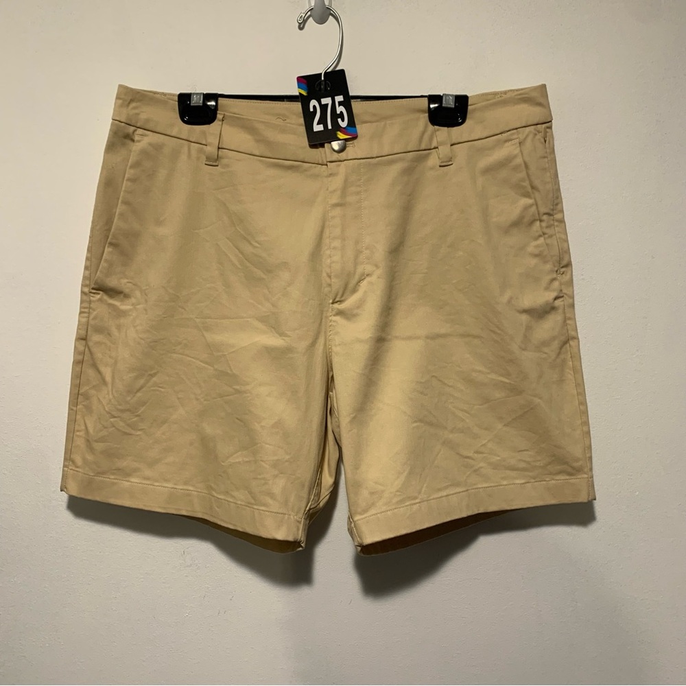 275. Lululemon Commission Classic-Fit Short 7" *Oxford Prosecco / White